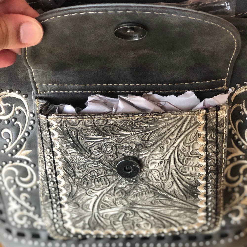 Montana West Tooled Collection Crossbody Bag - Picture 3 of 7